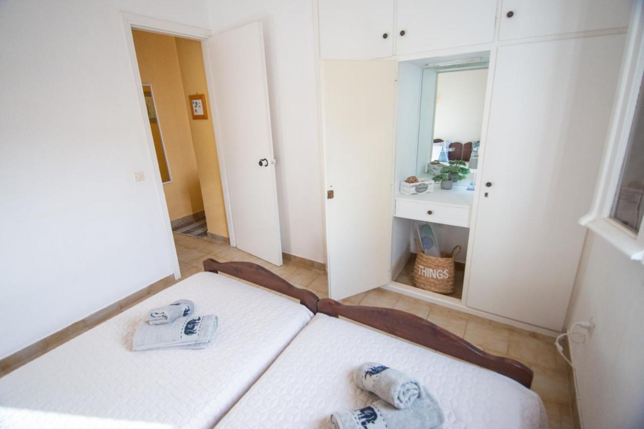 Alexandras On The Beach And Pool Apt Глифада Экстерьер фото